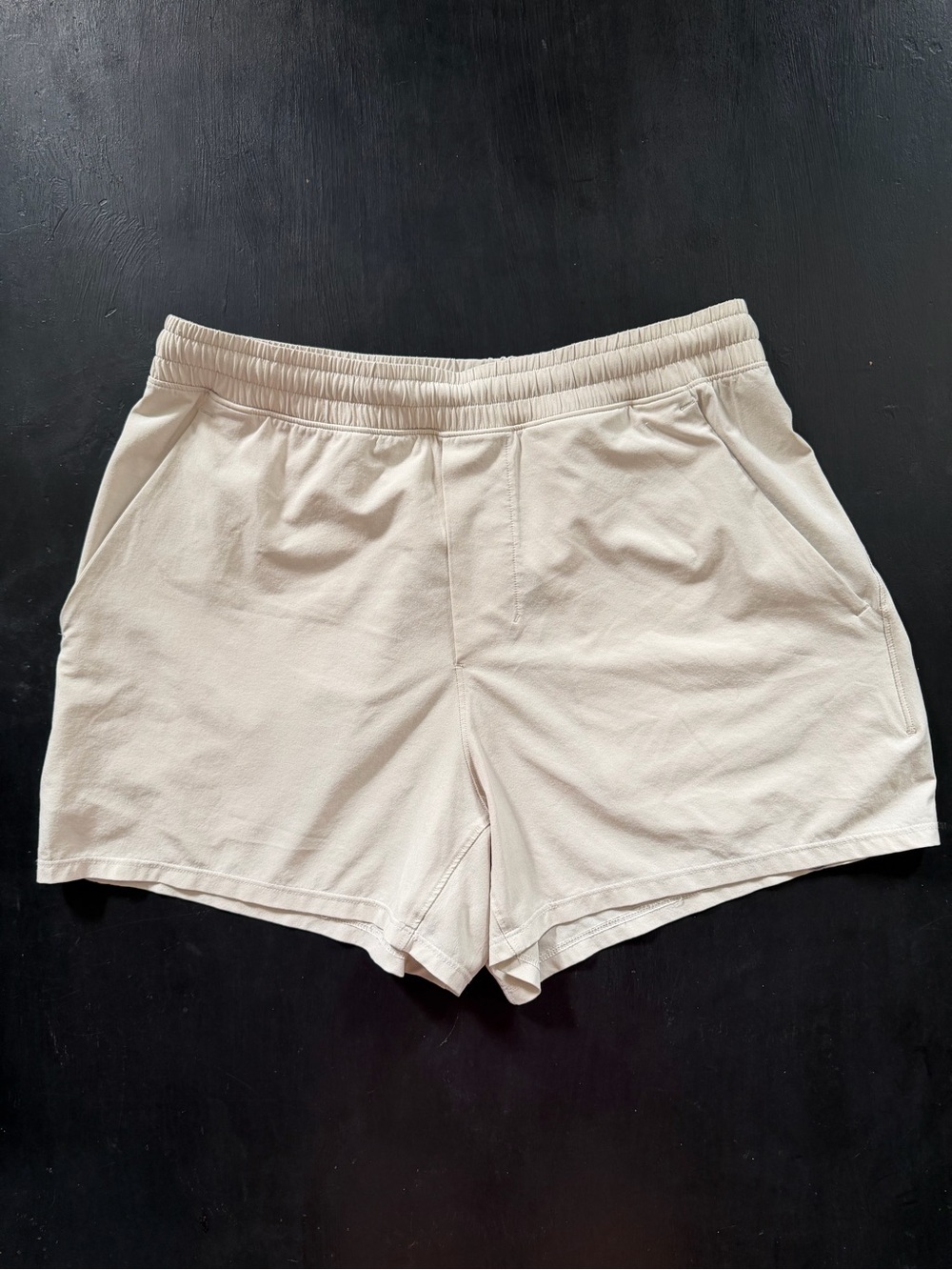 Lululemon Pace Breaker Linerless Shorts Men's Small Light Ivory 3 1/2” inseam